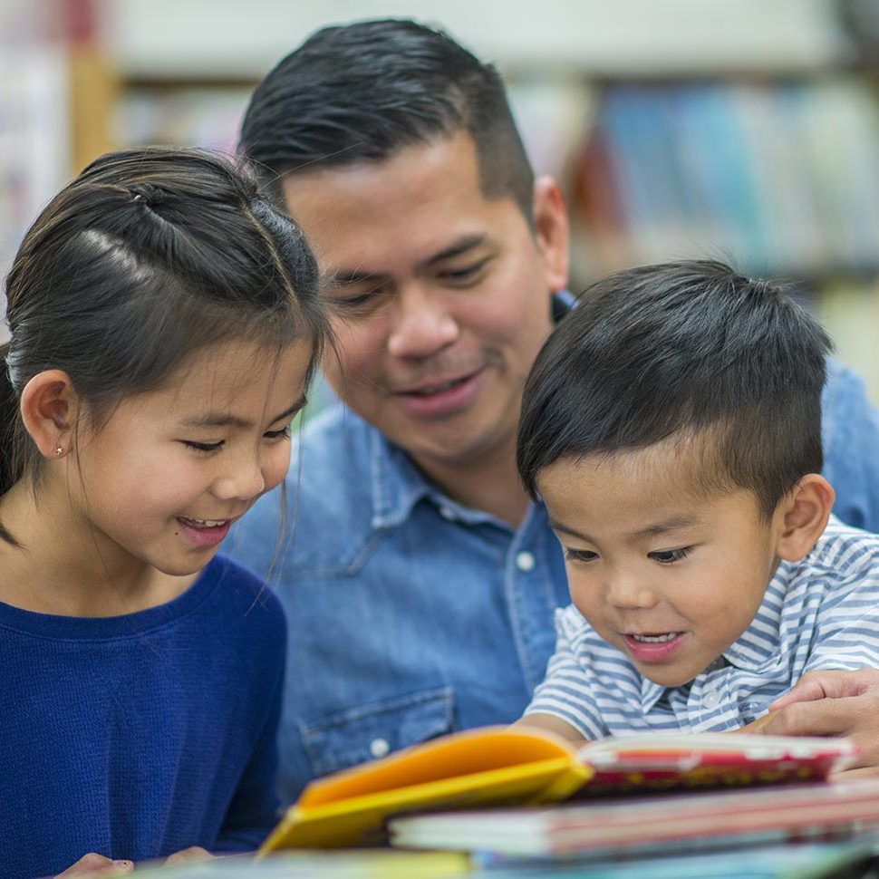 family-storytime-1400