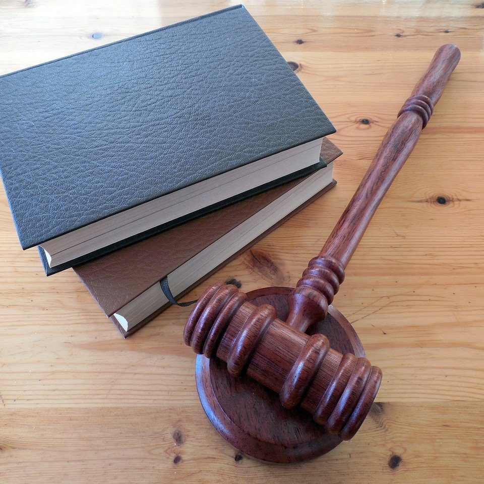 justice-hammer-law-books