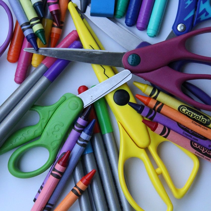 school-supplies-gd1c90fc7c_1280